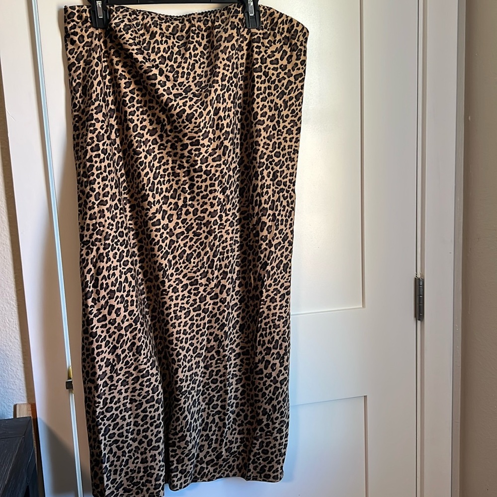 Leopard print maternity skirt